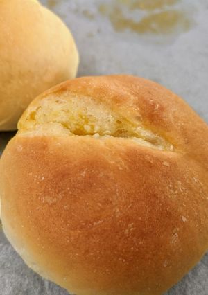 Hình của món Bánh mì mini thơm bơ.