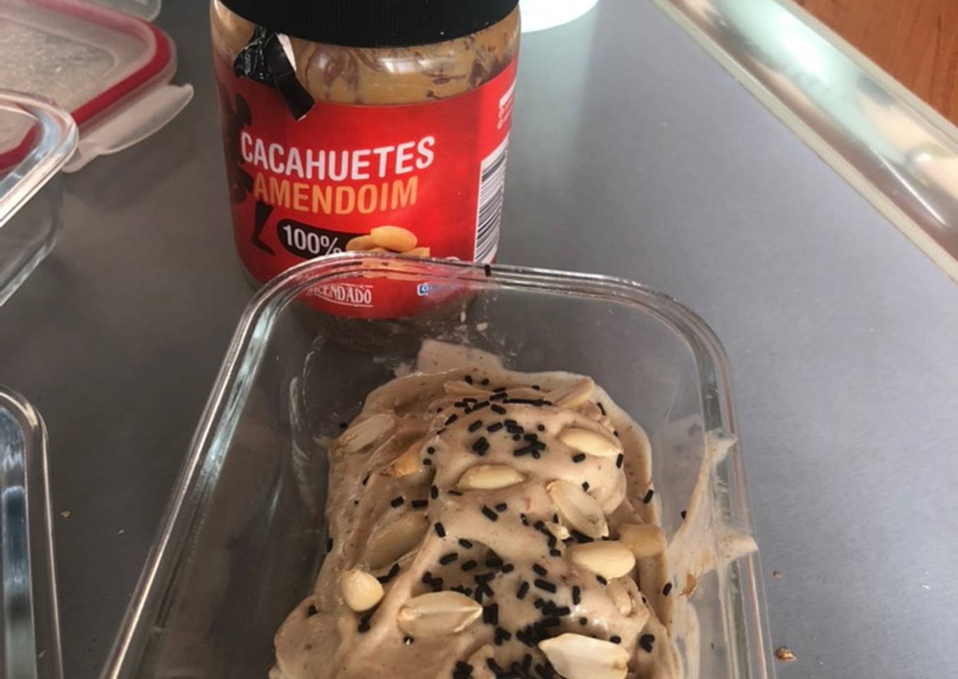 Helado de crema de cacahuete y plátano