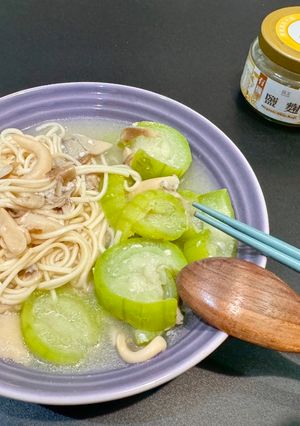 速成料理 |鹽麴絲瓜煨麵 的食譜成品照片