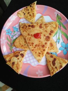 મોમો મુઘલાઈ પરાઠા(momo mughlai paratha Recipe in gujarati) રેસીપી મુખ્ય ફોટો
