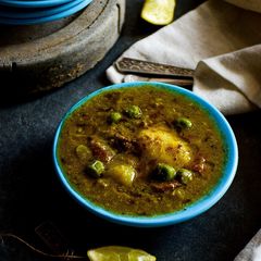 A picture of Warm Winter-meal : Matar ka Nimona (Green Peas Curry).