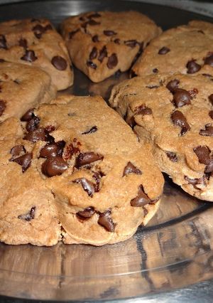 A picture of Chocochip cookies.