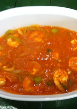 Una foto de Camarones a la veracruzana