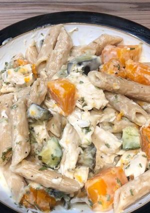 A picture of Chicken and butternut squash pasta.