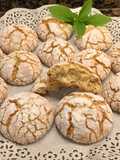 Galletas de almendra craqueladas