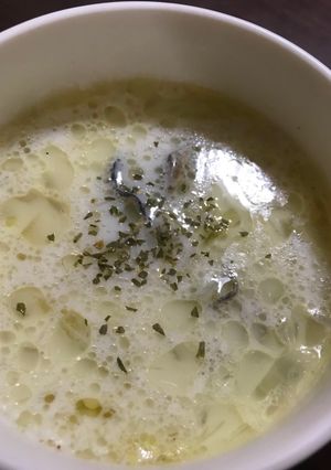 A picture of Oyster milk soup.