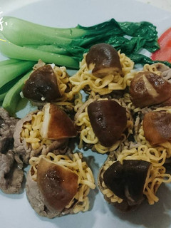 【味王泡麵創意秀】香菇牛肉錦囊 的食譜成品照片