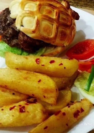 A picture of Whosayna’s Steak and Buns.