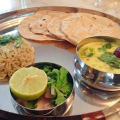 Mirchi Khatti-Meethi Kadhi রেসিপির প্রধান ছবি
