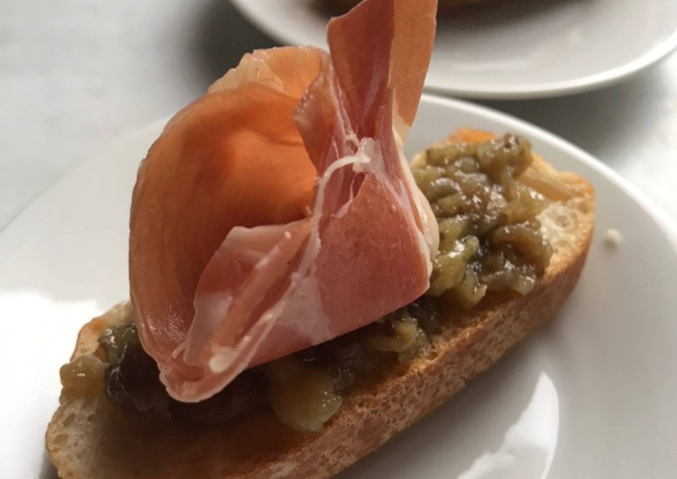 Melitzanosalata. Puré de berenjena griego para hacer unas tapas increíbles