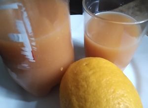 Una foto de Licuado Carnaval de Verduras y Frutas