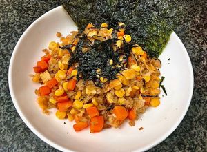 Hình của món Cho Bé-Cơm Chiên Cà Rốt, Ngô, Trứng, Rong Biển.