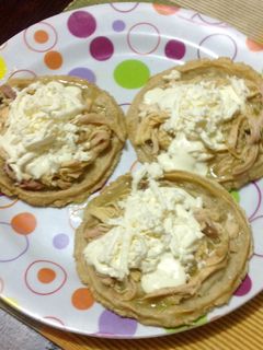 Una foto de Sopes de Pollo