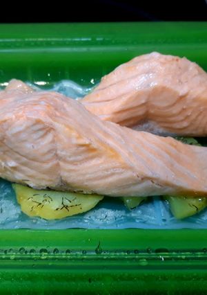 A picture of Salmon with Potatoes and Dill in Lékué.