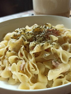 Una foto de Pasta risottata con atún y estragón
