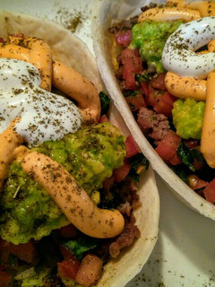 Una foto de TACOS Boats Calientes...!