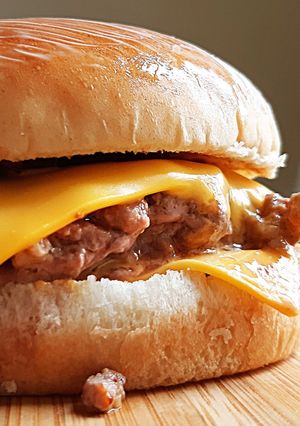Foto resep Double Cheese Burger Pedas / 매콤 더블 치즈버거 (Tren Korea)