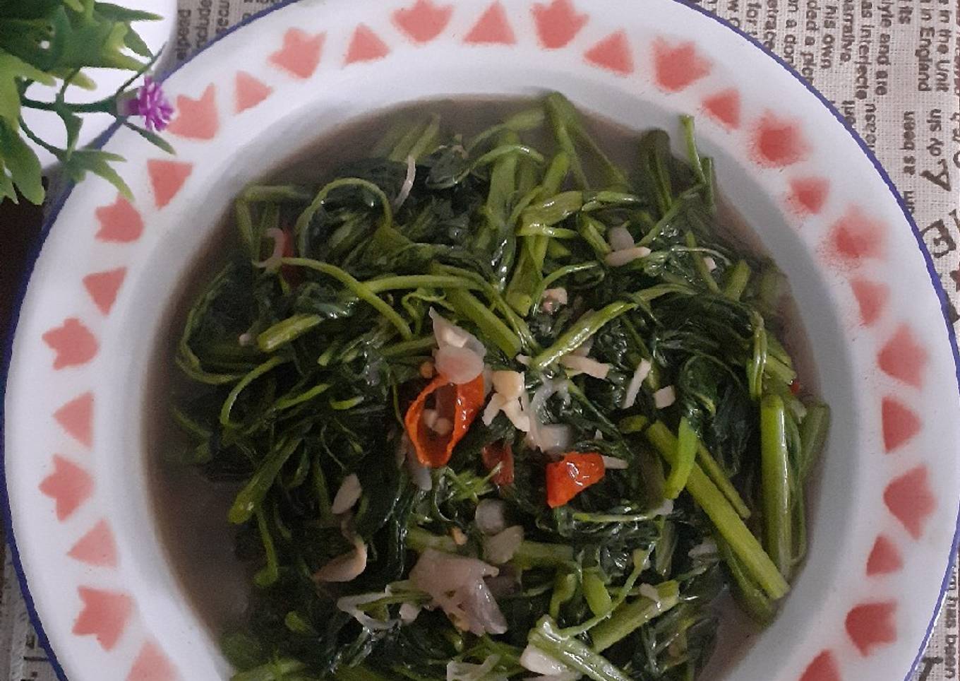 Bayam panggang ing duduh kaldu kerang