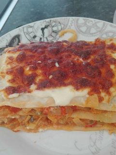 Una foto de Lasaña de verduras con queso de cabra