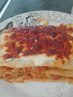 Una foto de Lasaña de verduras con queso de cabra
