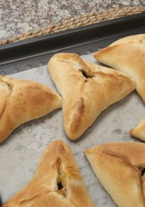 A picture of Spinach Pies with 10-Minute Dough.