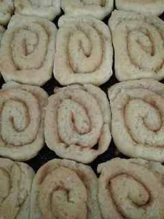 Una foto de Facturas sin tacc en máquina de pan