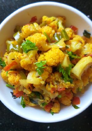 A picture of Cauliflower Curry.