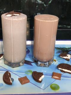চকোলেট মিল্কশেক, ওরিও মিল্কশেক (chocolate milkshake, oreo milkshake recipe in Bengali) রেসিপির প্রধান ছবি