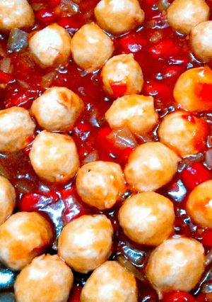 Hình của món Cá viên sốt chua ngọt.