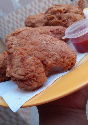 A picture of Broasted chicken wings.