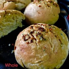 A picture of Wholewheat garlic buns.