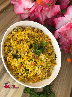A picture of Minced chicken biryani.