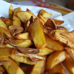 Ubi goreng bawang putih রেসিপির প্রধান ছবি