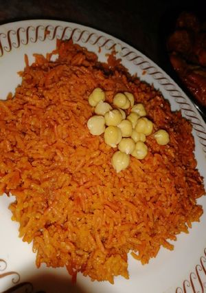 صورة لوصفة رز بخاري أحمر بالدجاج
