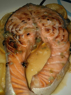 Una foto de Salmón con salsa de miel