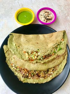 हरी मूंग दाल चीला (hari moong dal cheela recipe in Hindi) रेसिपी मुख्य फोटो