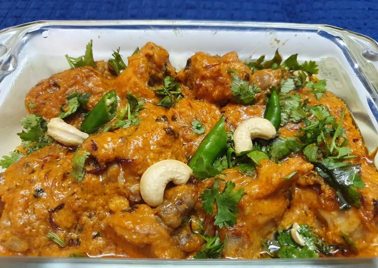 Steps to Make Quick Mughlai Chicken Gravy