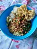 90. Mie setan kw versi indomie