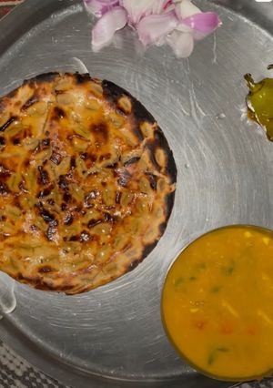 A picture of Rajasthani Khoba Roti.