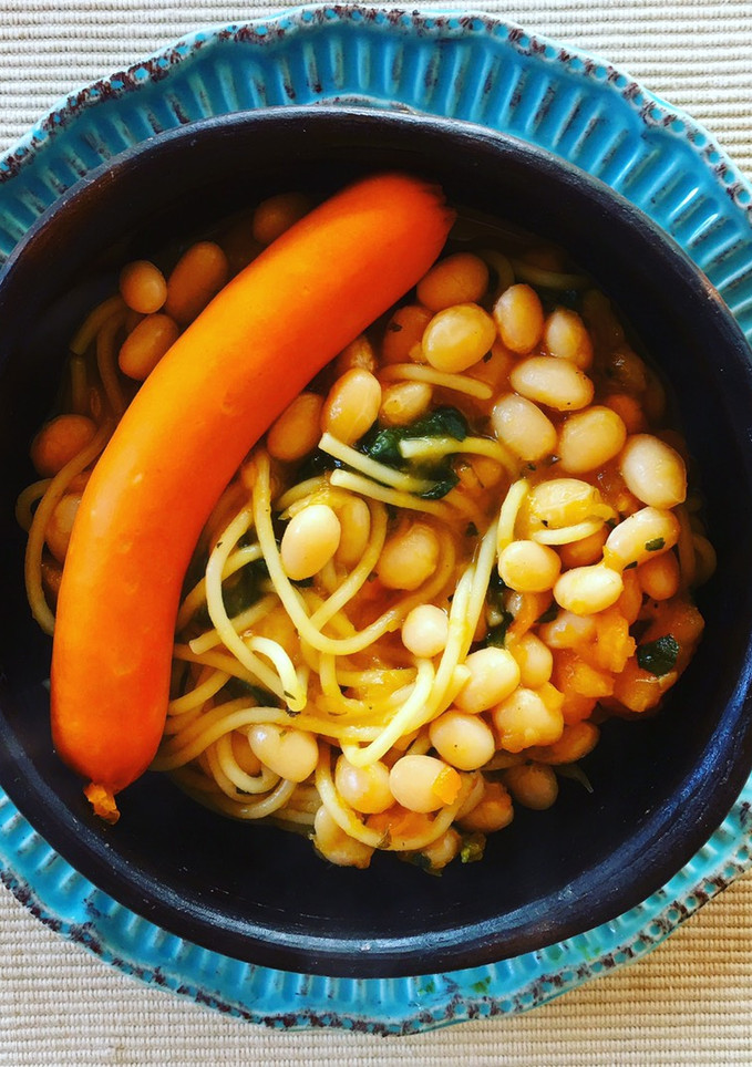 Una foto de Porotos con riendas