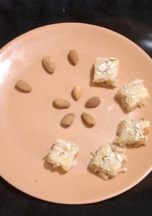 કોકોનટ સ્વીટ (Coconut Sweet Recipe in Gujarati) રેસીપી મુખ્ય ફોટો