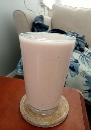 A picture of Banana, strawberry and peanut butter smoothie.