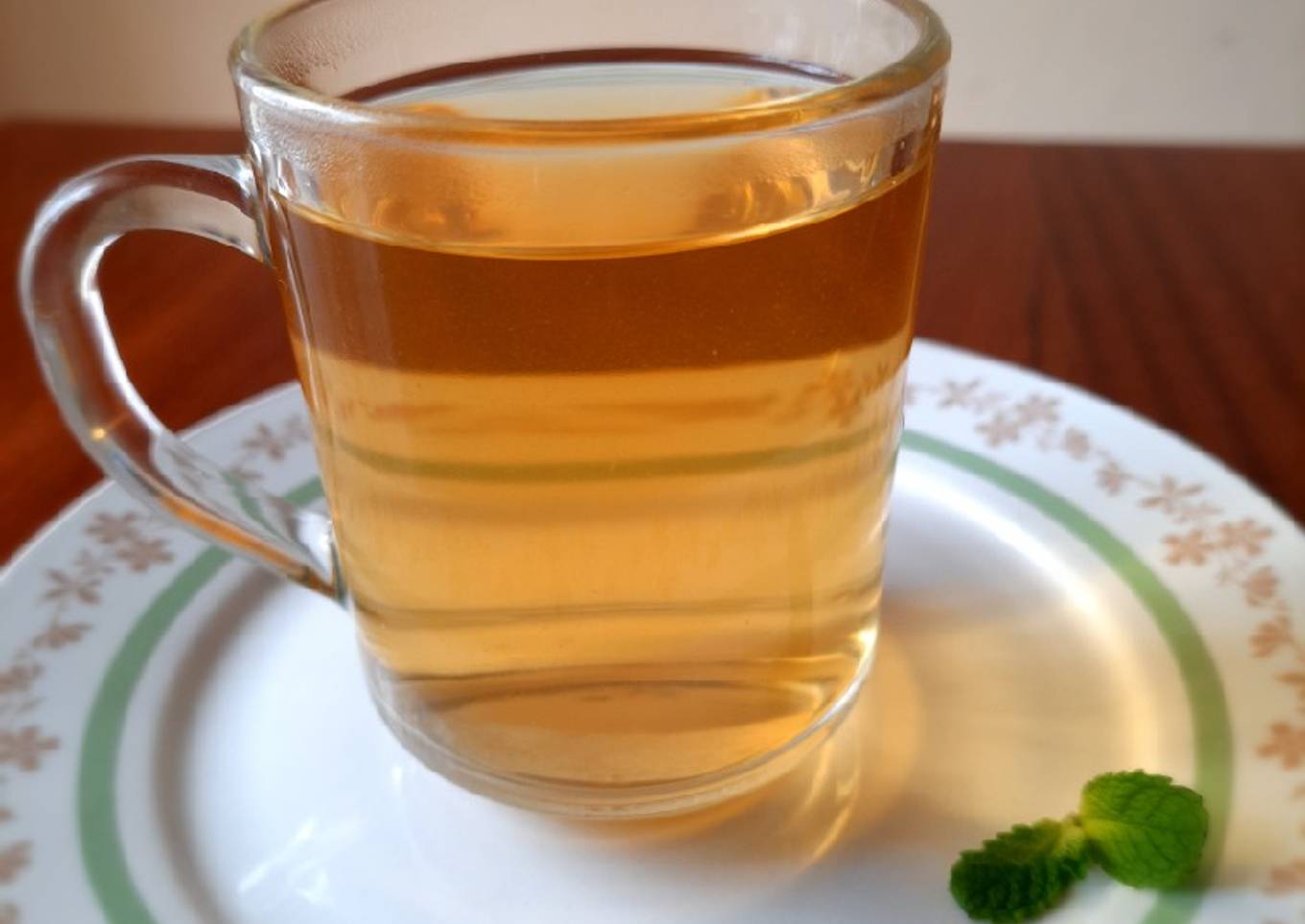 Steeped green tea with mint