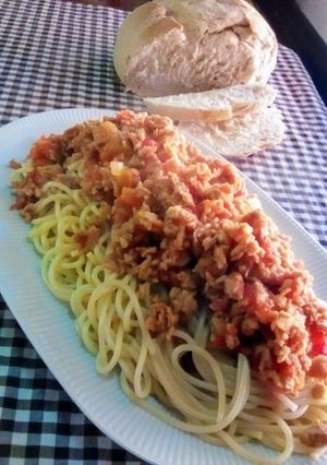 Una foto de Spaghetti con bolognesa de soja texturizada 🍝 ⁠¯⁠\⁠_⁠(⁠ツ⁠)