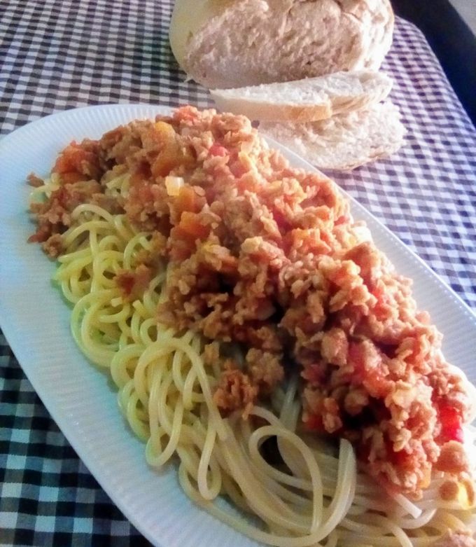 Una foto de Spaghetti con bolognesa de soja texturizada 🍝 ⁠¯⁠\⁠_⁠(⁠ツ⁠)
