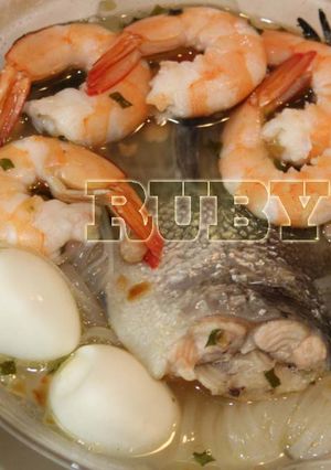 Hình của món Hủ tiếu ăn liền nấu đầu cá Hồi 10 phút.