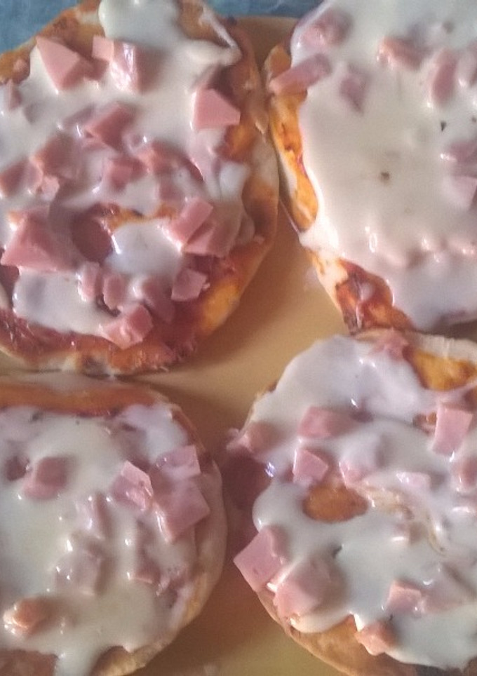 Una foto de Pizza casera sin horno súper rápida y fácil
