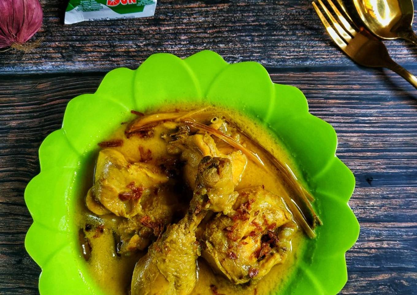 Opor Ayam Kuning