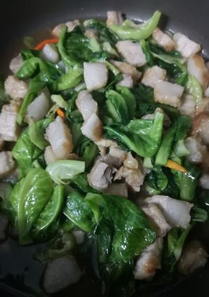 รูปของ หมูสามชั้นผัดผักแขนง by.รถเมล์เด็กหอ
