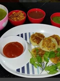 રગડા પેટીસ (Ragda Pattice Recipe In Gujarati) રેસીપી મુખ્ય ફોટો